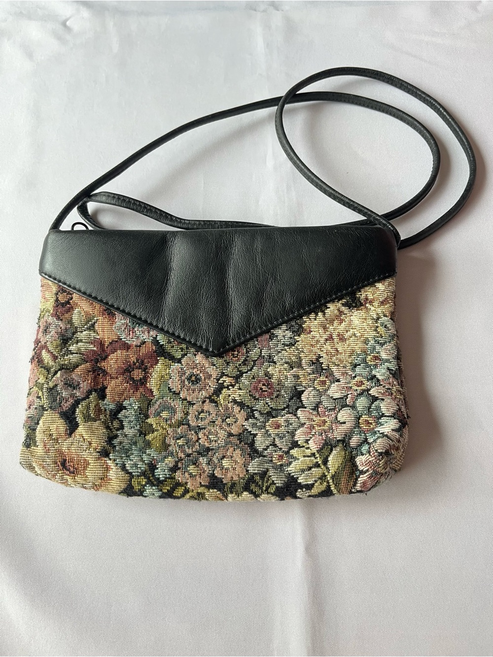 Vintage Jennie Vaughn Floral Tapestry 1980s Crossbody Purse Grandmacore